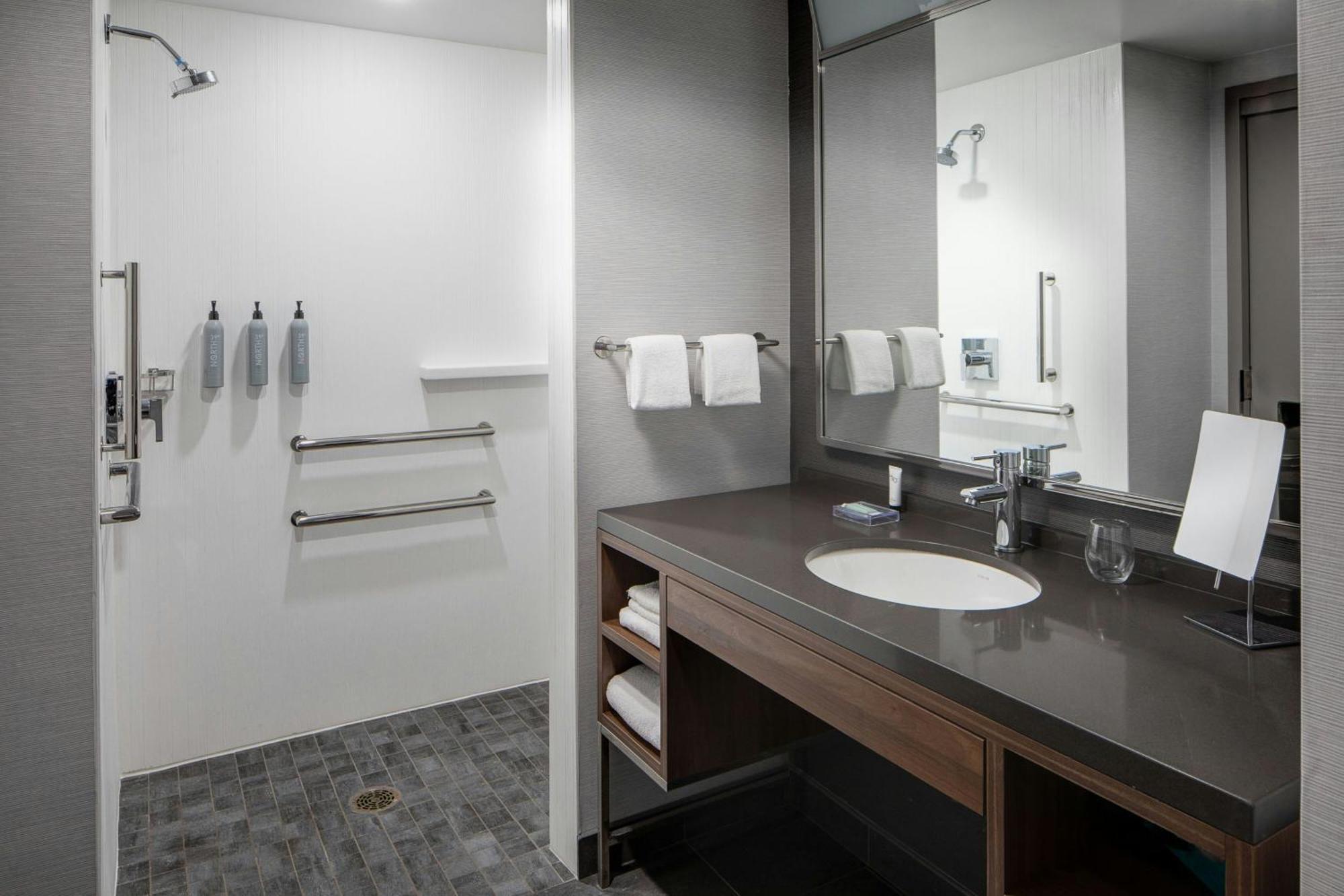 Courtyard By Marriott Chicago Downtown/River North Buitenkant foto