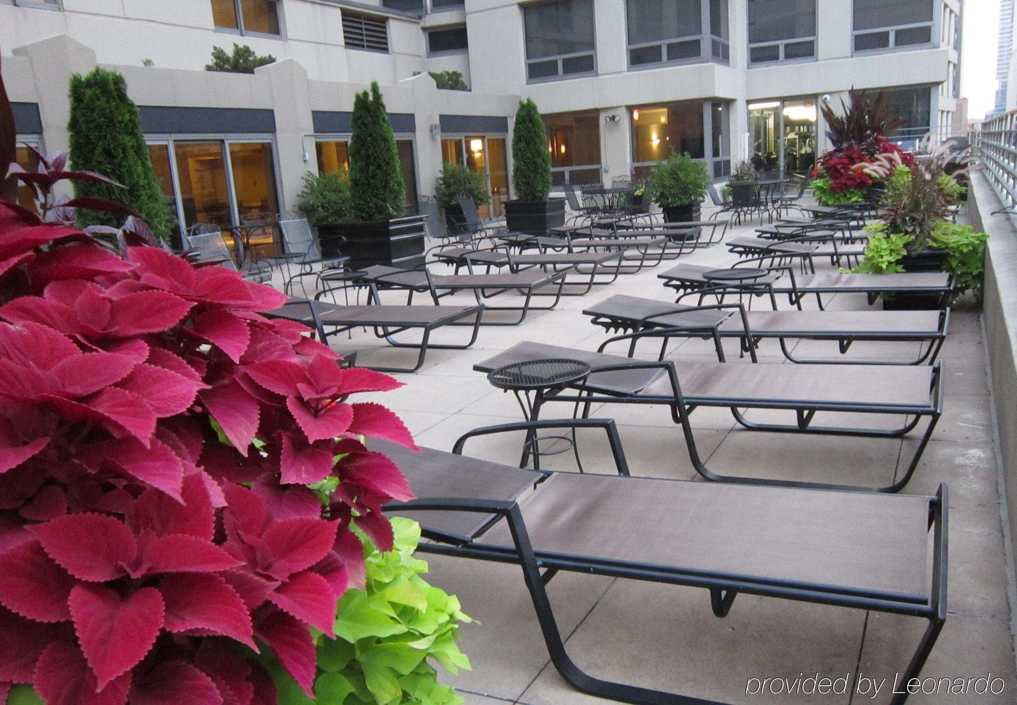 Courtyard By Marriott Chicago Downtown/River North Buitenkant foto